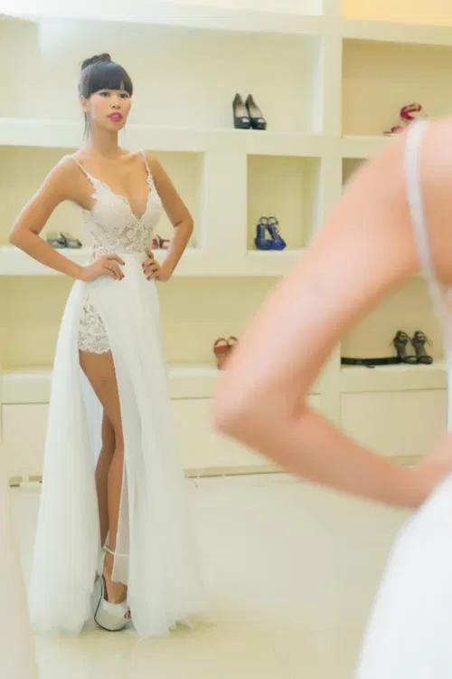 Váy cưới của Hà Anh