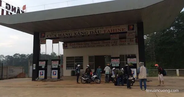 Cây xăng Tà Hine