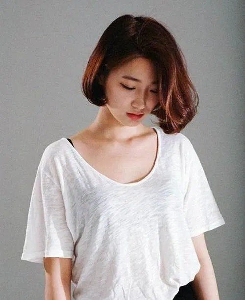 Tóc bob rẽ ngôi lệch