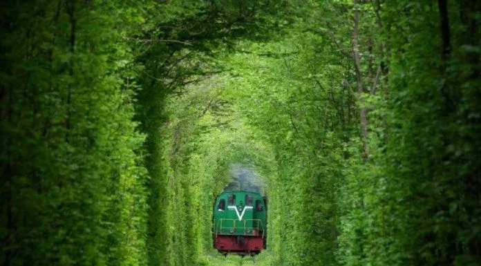 Đường hầm tình yêu ở Ukraine