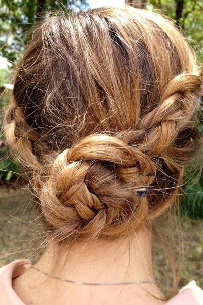 Tóc thắt cuốn tròn