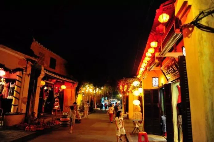 Ngắm nhìn Hội An về đêm