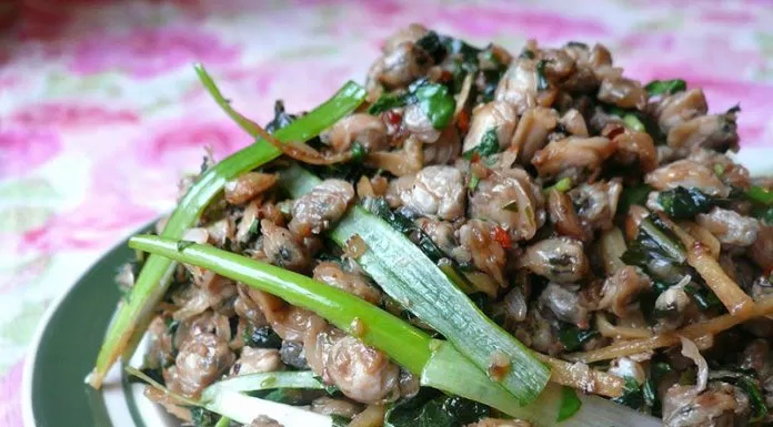 hến xúc bánh tráng