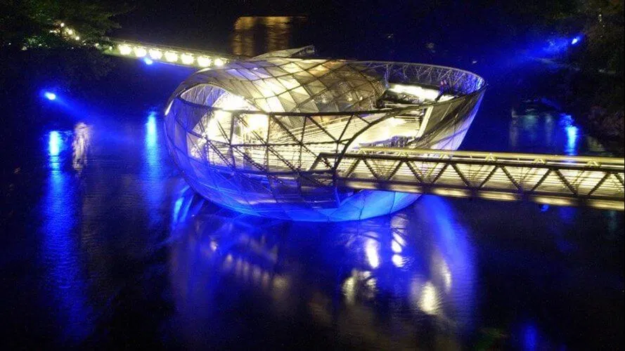 cầu có nút thắt