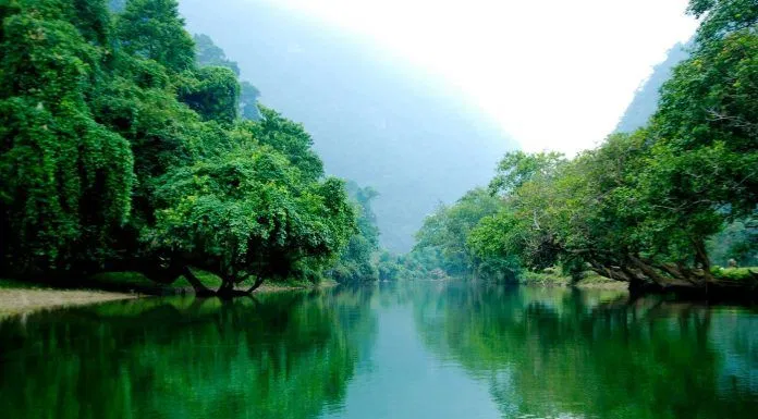 Hồ Ba Bể (Ảnh-Blueriver)