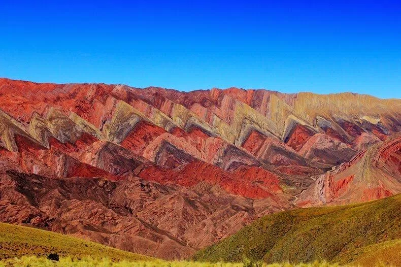 Dãy núi đa sắc màu Hornocal ở Argentina