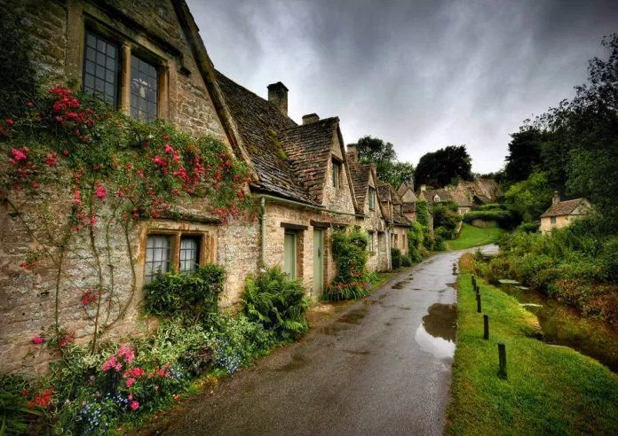 Bibury - Ngôi làng cổ đẹp nhất nước Anh - BlogAnChoi