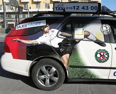 quảng cáo trên taxi vui