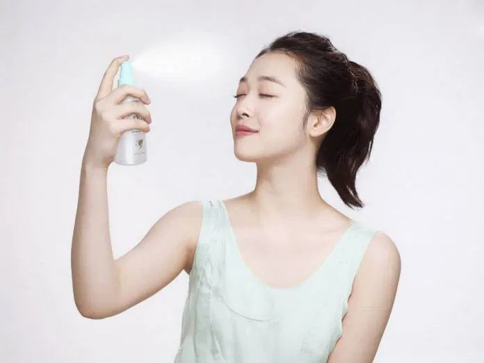 Xịt khoáng giúp giữ ẩm cho da
