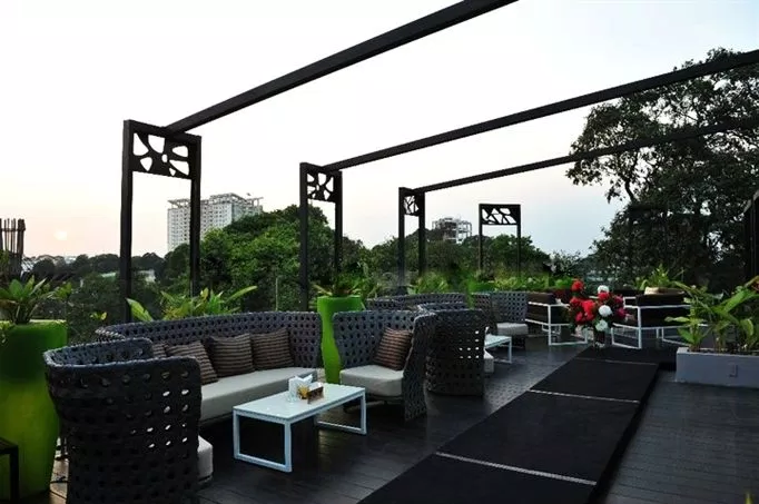 Cloud-9-lounge-1