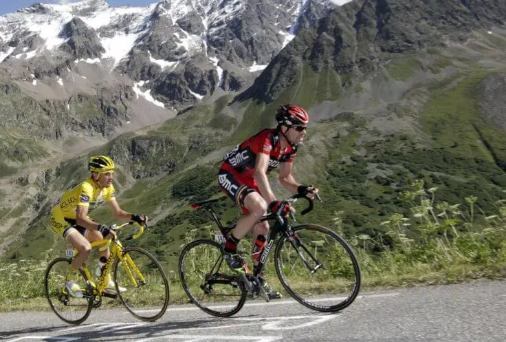 Ngọn núi Col du Galibier cũng khắc nghiệt không kém. Tuy nhiên, chúng mang một nét đẹp hùng vĩ, kiên cường như các tay đua vậy. (ảnh: internet)