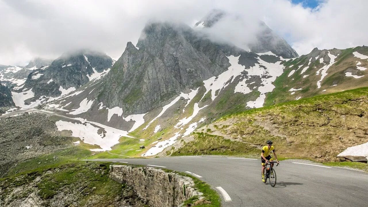 Ngọn núi Col du Tourmalet sừng sững. (ảnh: internet)