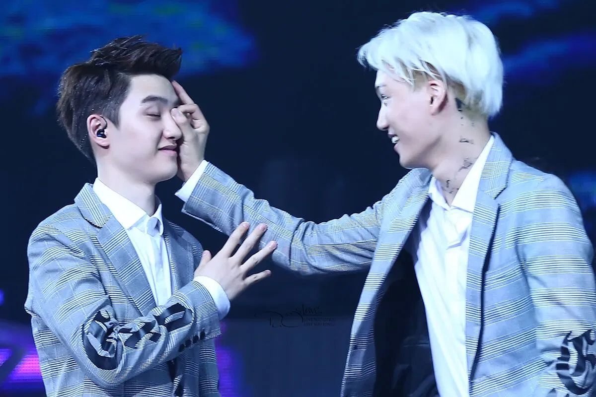 Tình cảm giữa các thành viên EXO