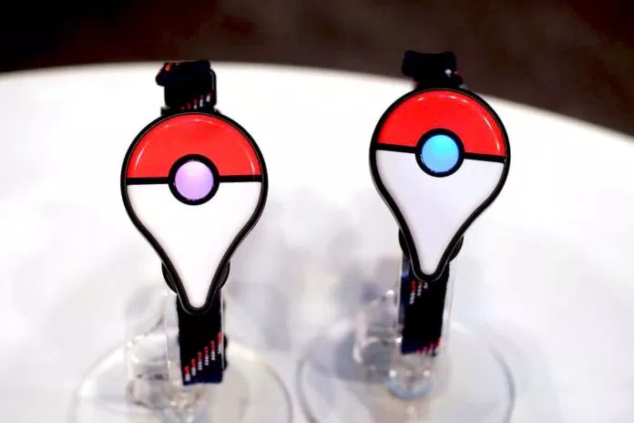 Pokémon Go Plus báo hiệu bằng đèn LED (nguồn: Internet)