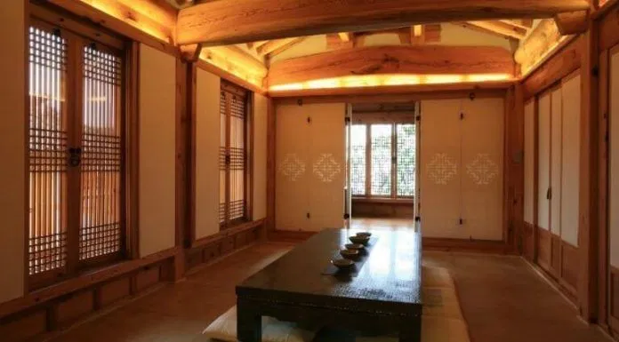 Bên trong nhà truyền thống - vốn là nơi sinh sống của các gia đình quý tộc và quan viên triều đại Joseon. (ảnh: internet)