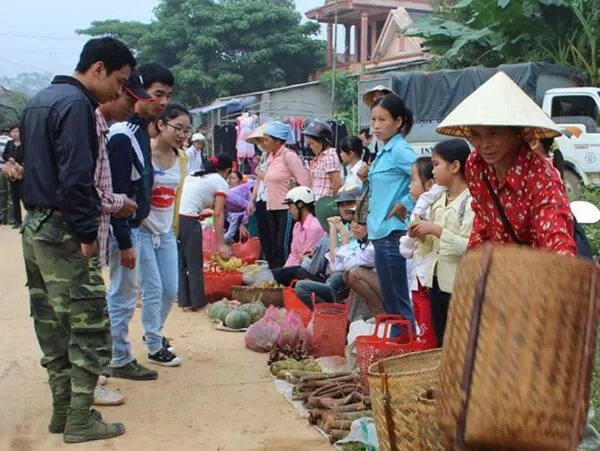 Chợ phiên phố Đòn (Ảnh internet)