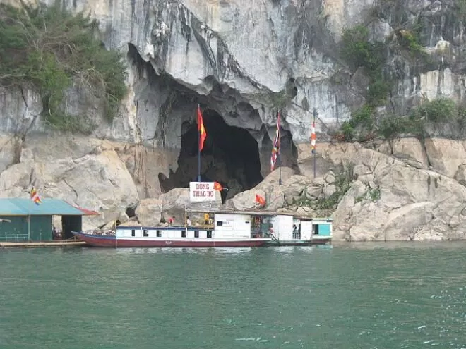 Động Thác Bờ (ảnh: internet)