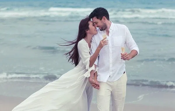 Hà Anh chụp ảnh cưới