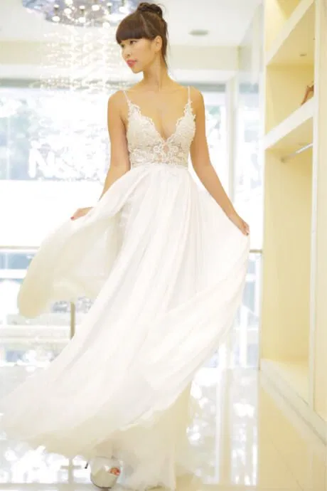 Váy cưới của Hà Anh