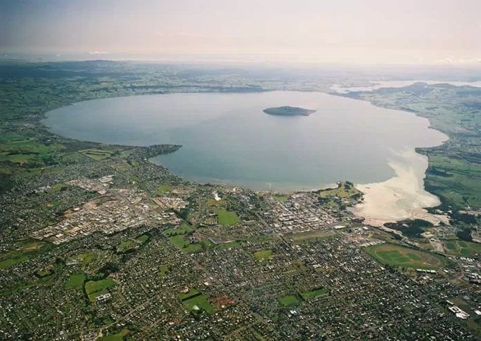 hồ rotorua