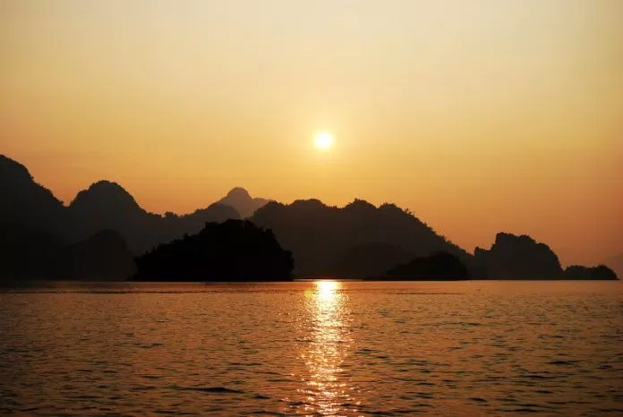 Ngắm hoàng hôn (ảnh: internet)