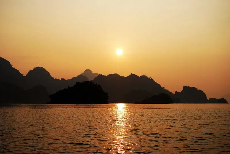 Ngắm hoàng hôn (ảnh: internet)