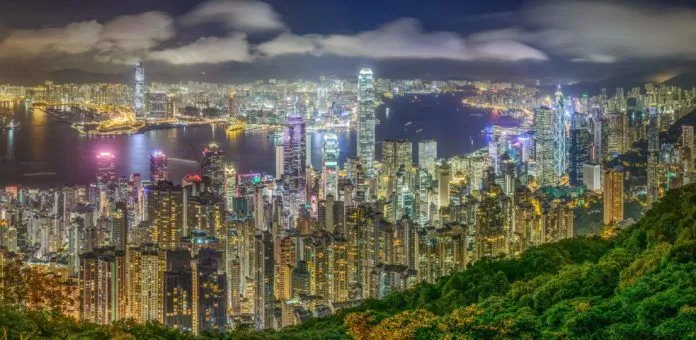 Hồng Kông về đêm nhìn từ đỉnh The Peak (ảnh: internet)