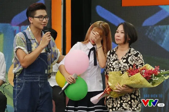 Khởi My bật khóc khi hát tặng mẹ (ảnh: interenet)