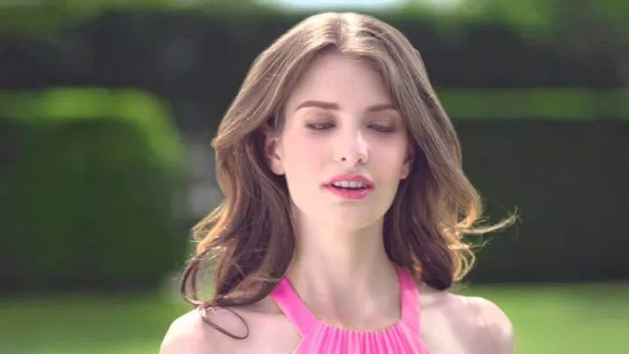 Sữa dưỡng thể Enchanteur đem đến là da không tì vết tựa những cô gái Pháp. (ảnh: internet)
