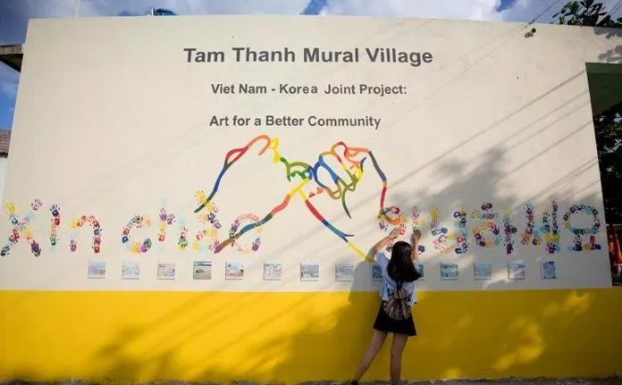 Làng bích họa Tam Thanh