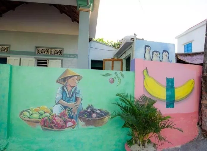 Làng bích hoạ Tam Thanh