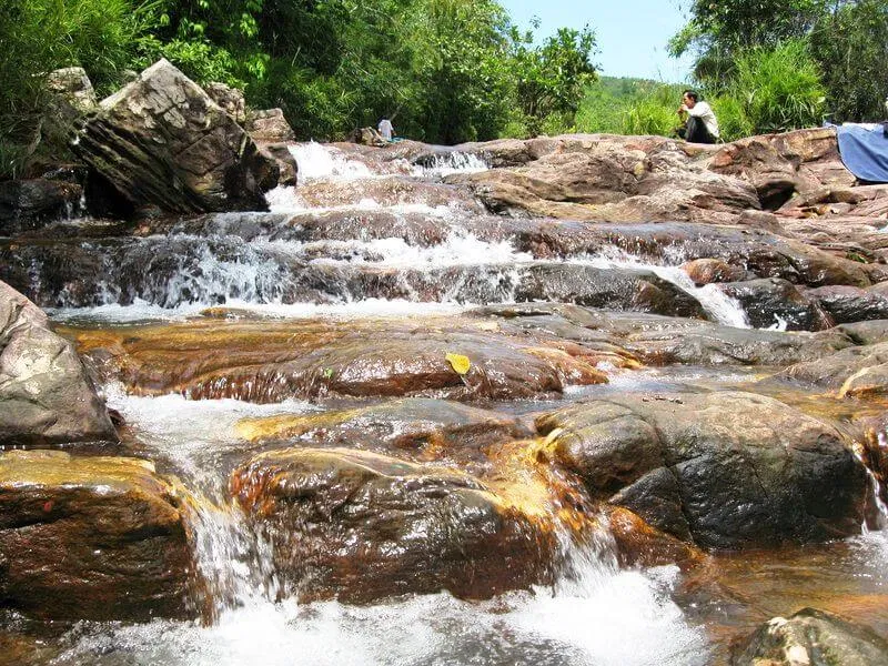 Suối Trúc nước chảy róc rách (ảnh: internet)