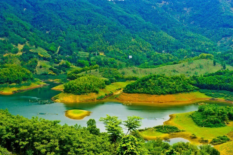 Thung Nai nhìn từ xa (ảnh: internet)