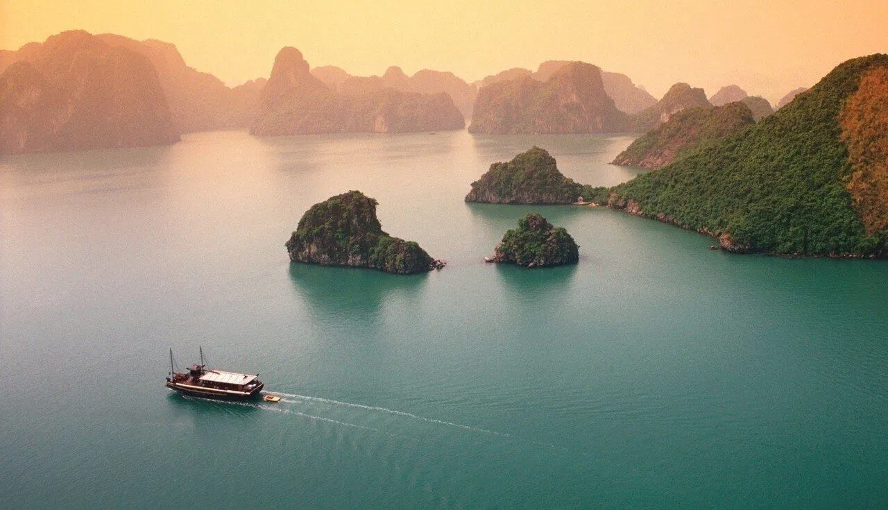 Vịnh Hạ Long - phiên bản khác (ảnh: internet)