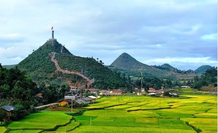Cột cờ Lũng Cú