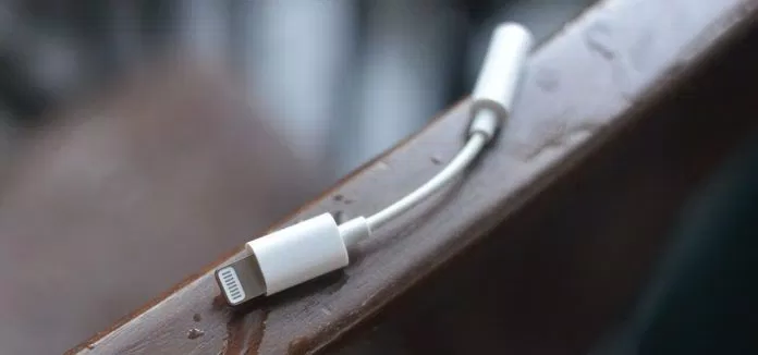 Mẫu adapter được cho là của Apple thay thế jack 3.5mm (nguồn: tinhte.vn)