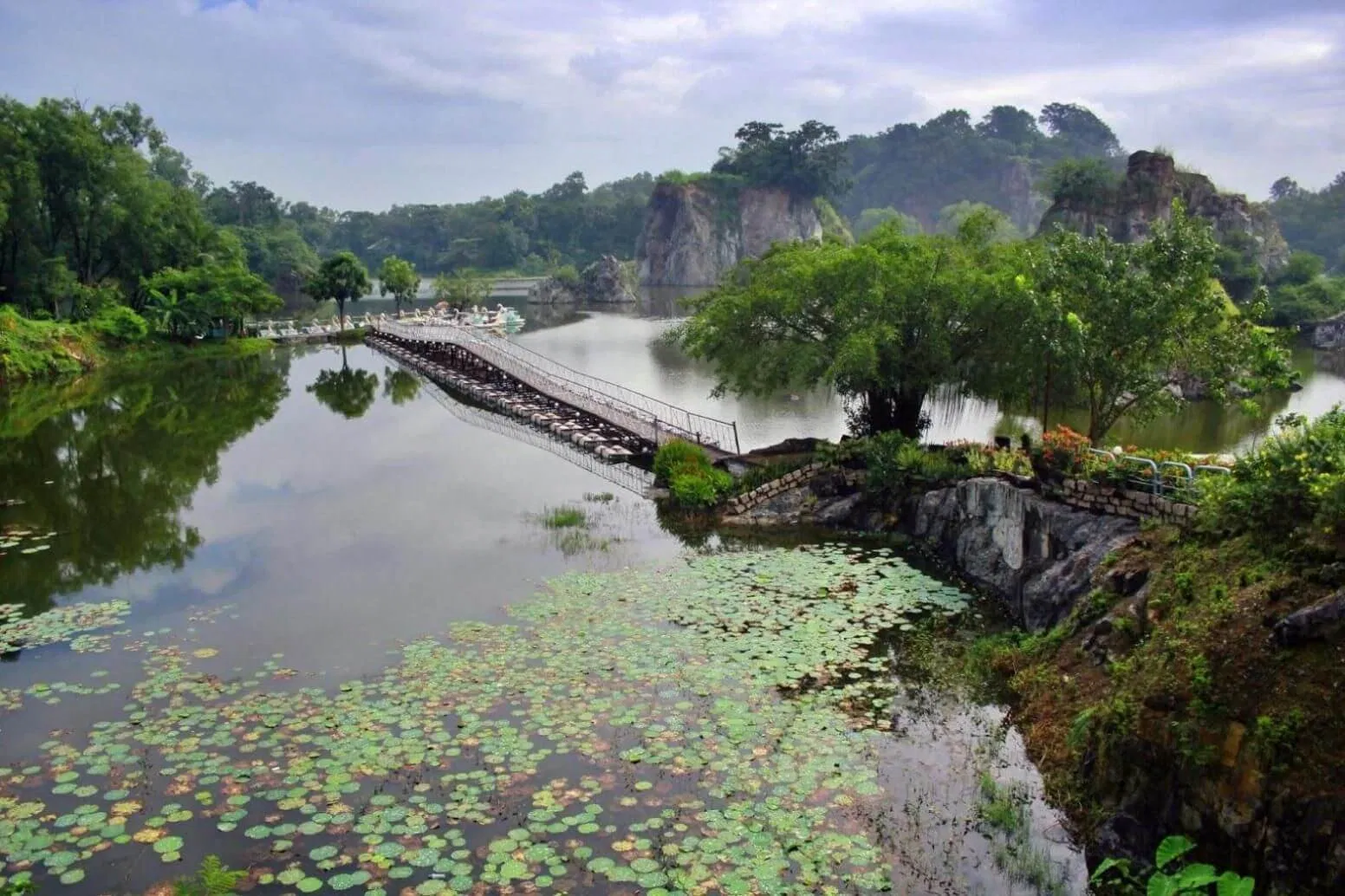 Chiếc cầu