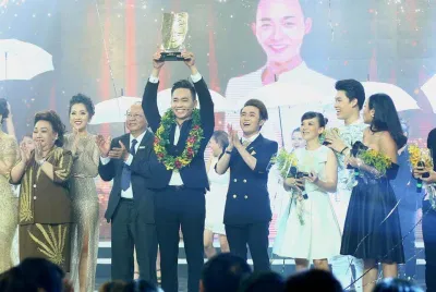 Cười Xuyên Việt