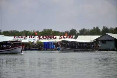 Làng bè Long Sơn