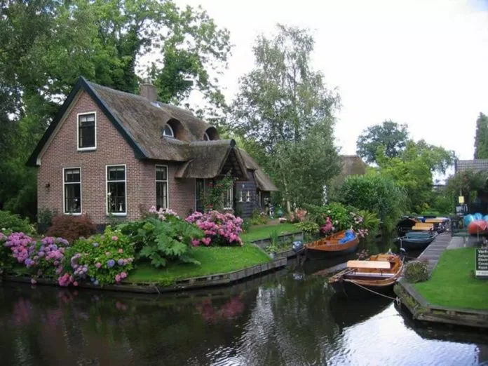 Làng Giethoorn