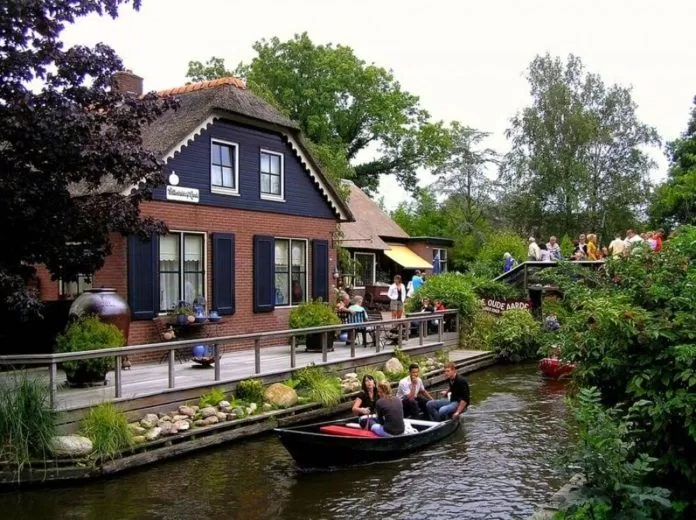 Làng Giethoorn