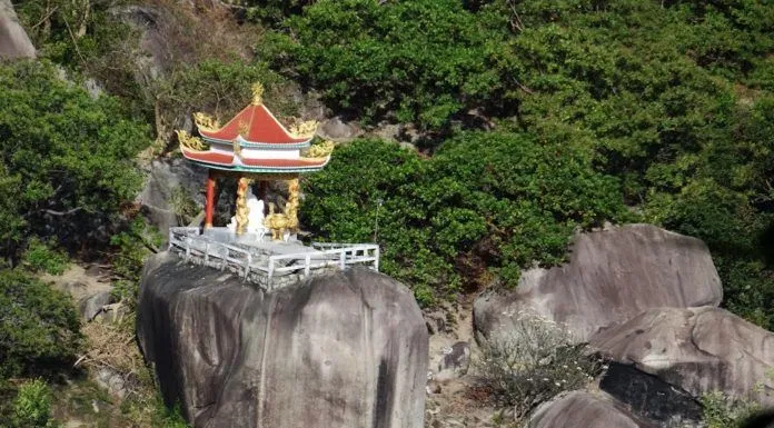 Núi Chứa Chan