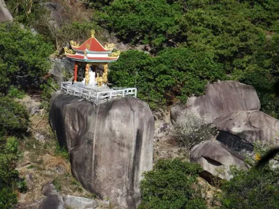 Núi Chứa Chan