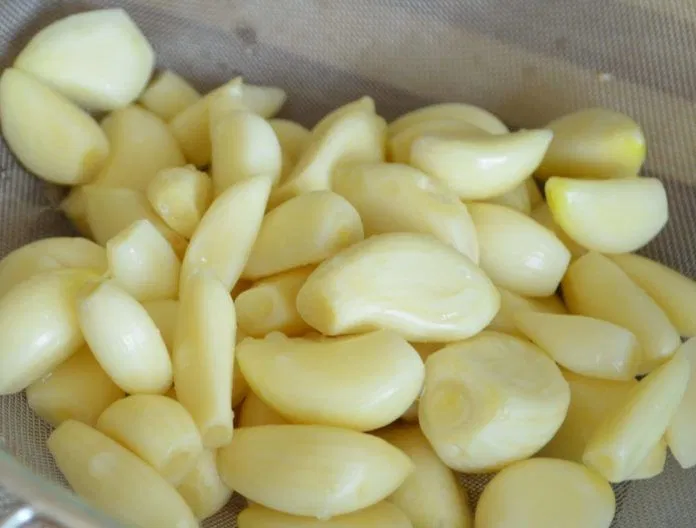 Tỏi lột vỏ