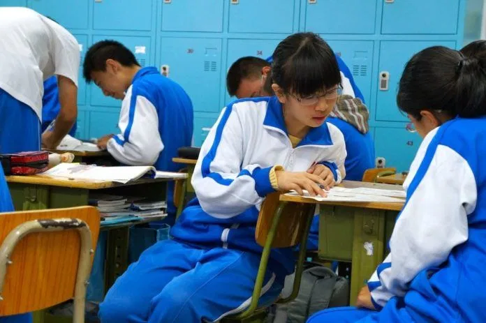 đồng phục châu á