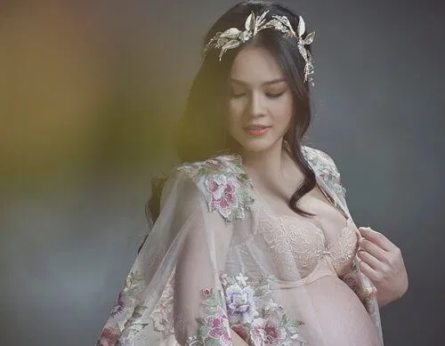 hiện tại cô đã mang thai tháng thứ 9