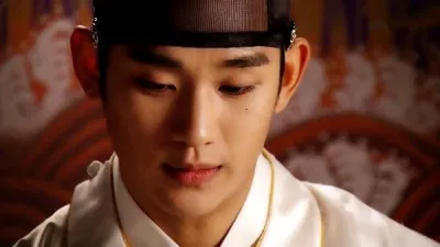 Kim Soo Hyun vai Lee Hwon