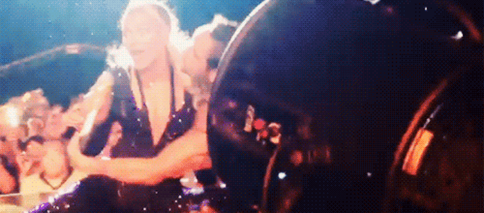 Beyonce (gif: Internet)