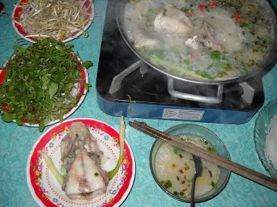 Cháo cá lóc rau đắng đất