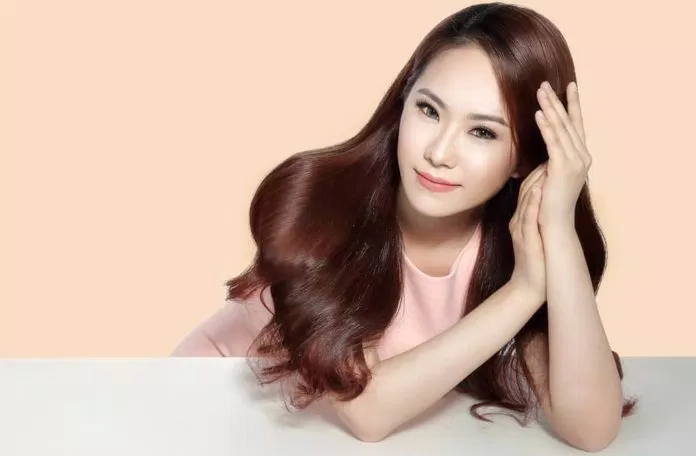 Cô gái trung hoa vẫn rất xinh đẹp với đôi mắt một mí ở tuổi 30